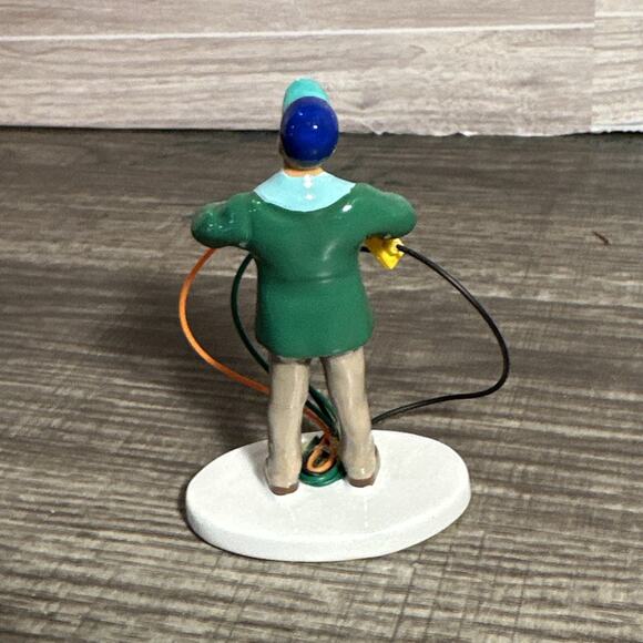 Department 56 Fire It Up Dad! 4030742 Fire It Up Dad! Griswold National Lampoon - Picture 3 of 6